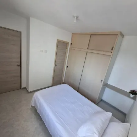 Entrelagos 905 Apartamento
