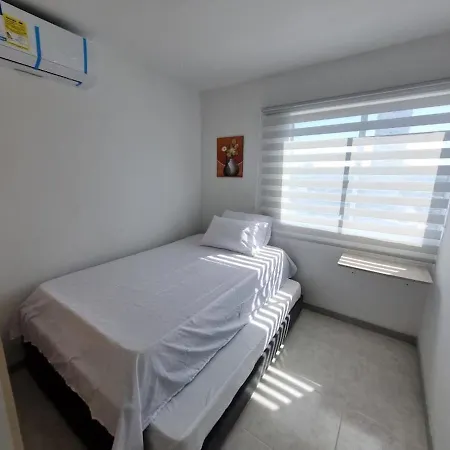 Apartamento Entrelagos 905 *